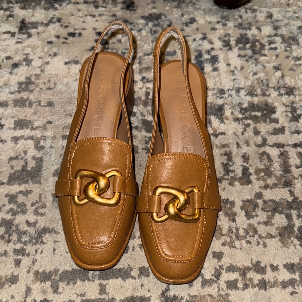 AEROSOLES Tan Loafers with Gold Accent - Picture 2 of 3